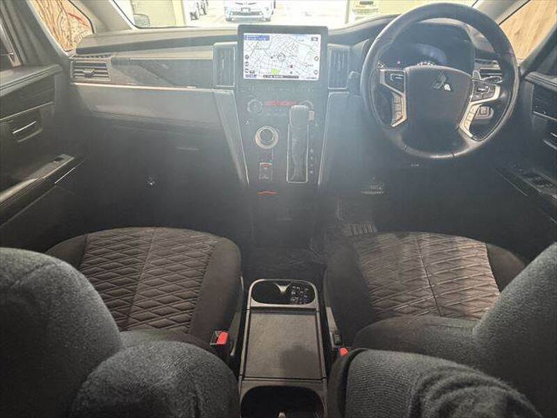 2019 MITSUBISHI DELICA D5 for sale - photo 4