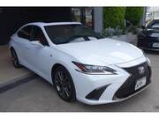 2019 LEXUS ES