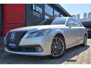 2013 TOYOTA CROWN ROYAL SALOON