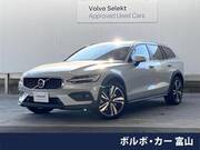 2021 VOLVO V60
