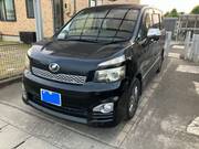 2011 TOYOTA VOXY