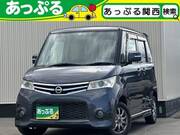 2011 NISSAN ROOX