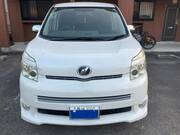 2009 TOYOTA VOXY