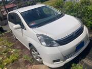 2005 TOYOTA ISIS PLATANA