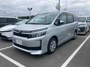 2016 TOYOTA VOXY X