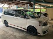 2011 TOYOTA VOXY