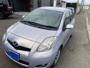 2010 TOYOTA VITZ F