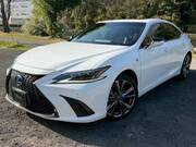 2019 LEXUS ES