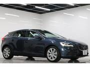 2019 VOLVO V40