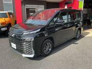 2022 TOYOTA VOXY