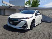 2017 TOYOTA PRIUS PHV