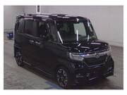 2018 HONDA N-BOX CUSTOM
