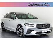 2021 VOLVO V90