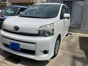 2011 TOYOTA VOXY