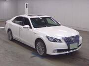 2014 TOYOTA CROWN MAJESTA