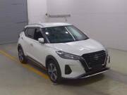 2021 NISSAN KICKS