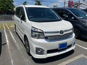 2013 TOYOTA VOXY