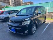2010 TOYOTA VOXY