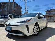 2019 TOYOTA PRIUS S