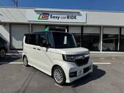 2017 HONDA N-BOX CUSTOM