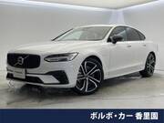 2022 VOLVO S90