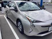 2017 TOYOTA PRIUS
