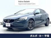 2019 VOLVO V40