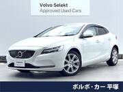 2019 VOLVO V40