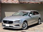 2017 VOLVO V90