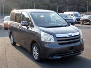 2027 TOYOTA NOAH YY