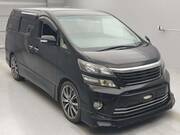 2013 TOYOTA VELLFIRE