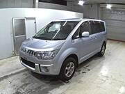 2011 MITSUBISHI DELICA D5