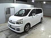 2010 TOYOTA VOXY