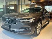 2021 VOLVO V90