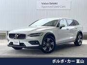 2023 VOLVO V60