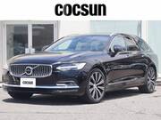 2021 VOLVO V90