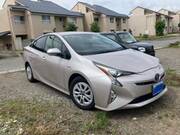 2017 TOYOTA PRIUS