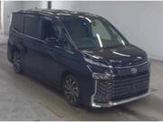 2022 TOYOTA VOXY