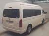 TOYOTA HIACE COMMUTER