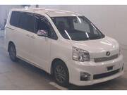 2013 TOYOTA VOXY
