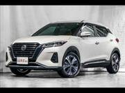 2020 NISSAN KICKS