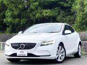 2018 VOLVO V40