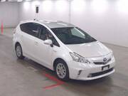 2013 TOYOTA PRIUS ALPHA S