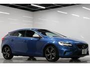 2017 VOLVO V40