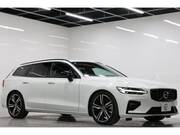 2021 VOLVO V60