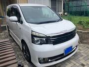 2013 TOYOTA VOXY