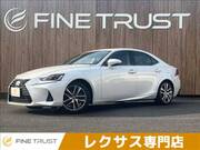 2017 LEXUS IS