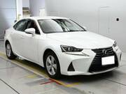 2017 LEXUS IS