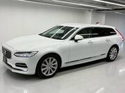 2020 VOLVO V90