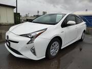 2017 TOYOTA PRIUS